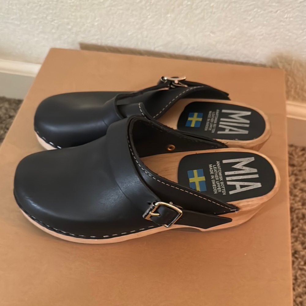 MIA Black Clogs